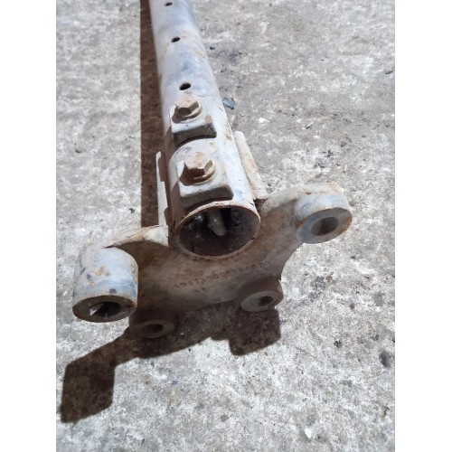 Кронштейн полукрыла (труба) Mercedes задний (636)-1