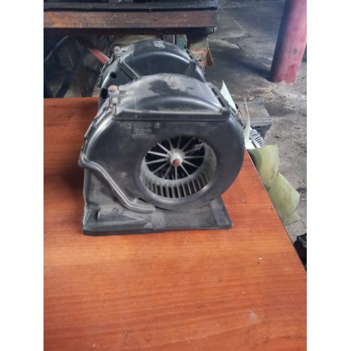 Моторчик отопителя (печки) Mercedes Actros/Axor в корпусе (125)-3