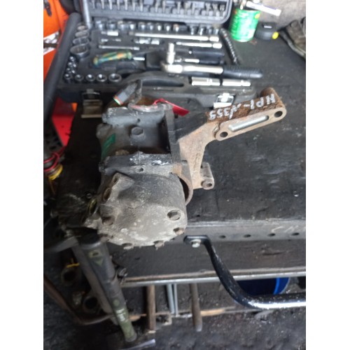 Компрессор кондиционера Scania R 480 03296 (884) с кронштейном 