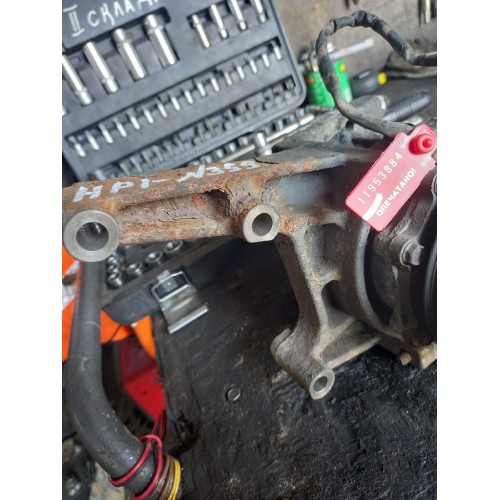 Компрессор кондиционера Scania R 480 03296 (884) с кронштейном -3