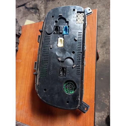 Панель приборов Mercedes Axor (858)-1