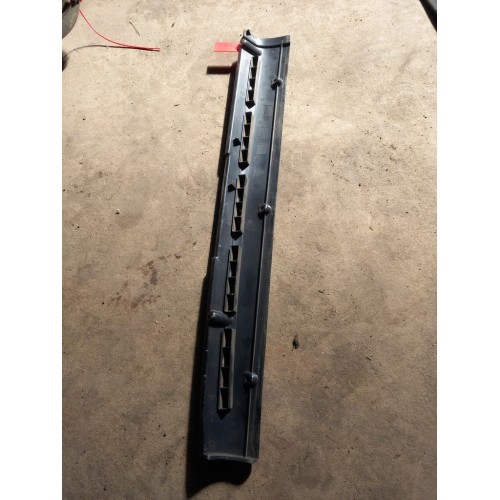 Накладка на торпедо (верхняя часть)(воздуховод лобового стекла) DAF 95/105 RH (980)-2