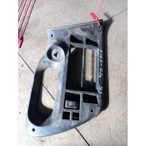 Накладка на торпедо (централ.часть под магнитолу) DAF CF (141)