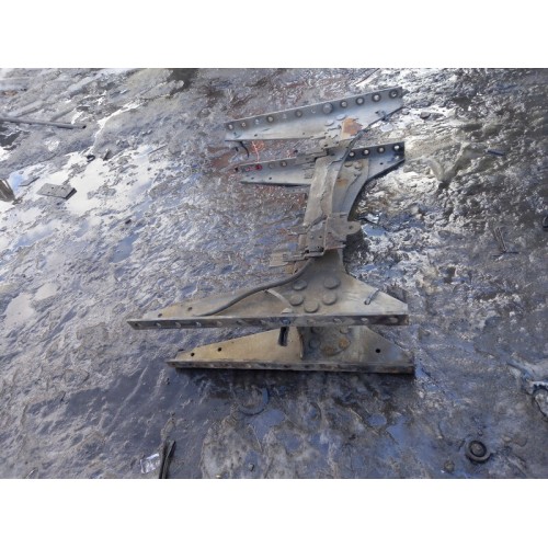 Траверса Renault Premium 016340 DXI центральная (044)-3