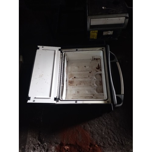 Холодильник Renault Premium 460 007695 (309)-4