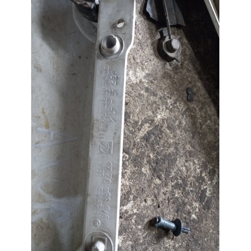 Дефлектор кабины Mercedes Axor 792088 RH (659)-2