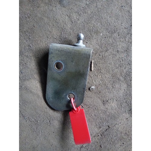 Кронштейн газового упора капота DAF 95/105 RH (613)-2