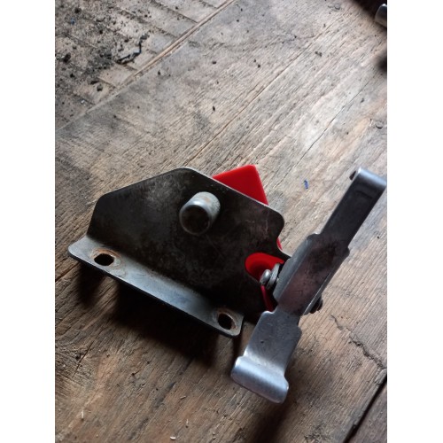 Ответная часть инструментального ящика MAN RH (482)-2