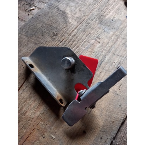 Ответная часть инструментального ящика MAN RH (484)-1