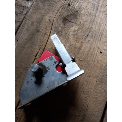 Ответная часть инструментального ящика MAN RH (485)-2