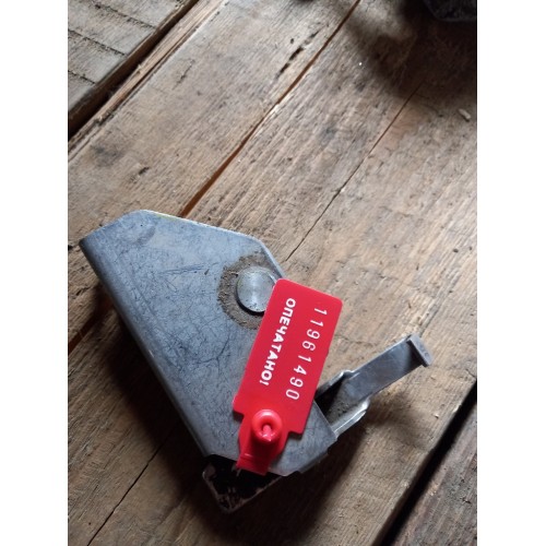 Ответная часть инструментального ящика MAN LH (490)