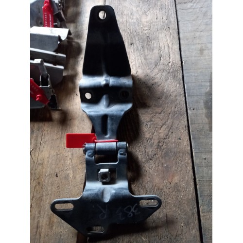 Петля капота MAN (491)-2