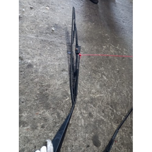 Поводок дворников Renault Magnum (851)-2