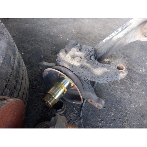 Балка передняя Scania G400 269358 2011г в сборе с цапфами (282) -4