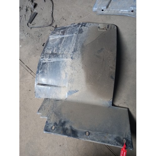 Подкрылок основной подножки DAF 95/105 передний LH (824) 