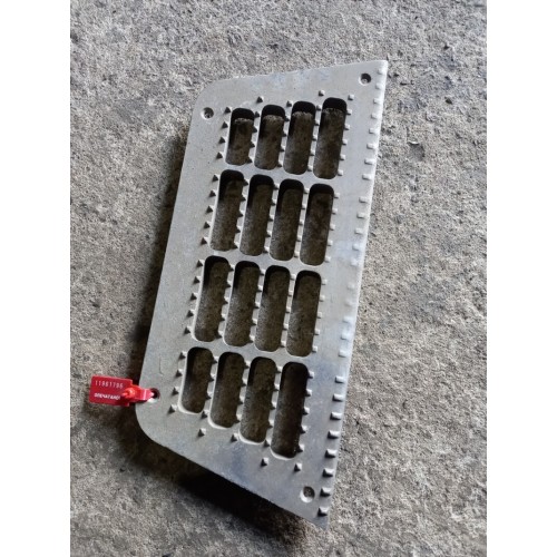 Накладка на подножку основную DAF 95/105 верхняя (796)