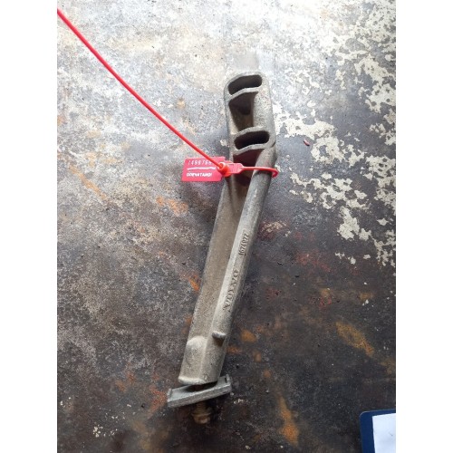 Кронштейн накладки диффузора Volvo (661)