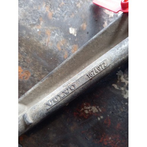 Кронштейн накладки диффузора Volvo (661)-3