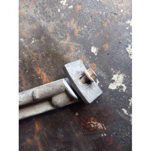 Кронштейн накладки диффузора Volvo (661)-2