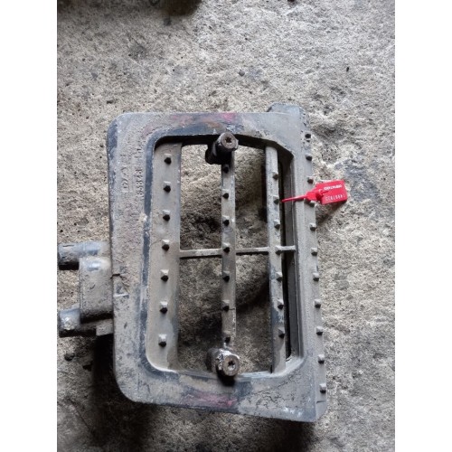 Кронштейн подножки нижней DAF 85 CF LH (923)