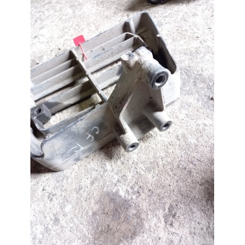 Кронштейн подножки нижней DAF 85 CF RH (922)-2