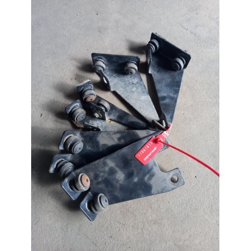 Кронштейн солнцезащитного козырька DAF105/95 (комплект из 6 штук) (813)-1