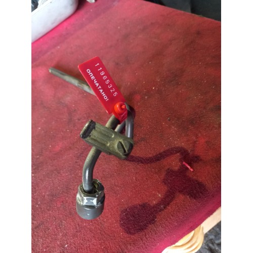 Трубка топливная (морковка) DAF 106 от рампы в ГБЦ (325)-1