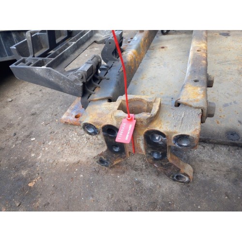 Кронштейн буксировочного крюка DAF 95 583587 с подножками (438)-5