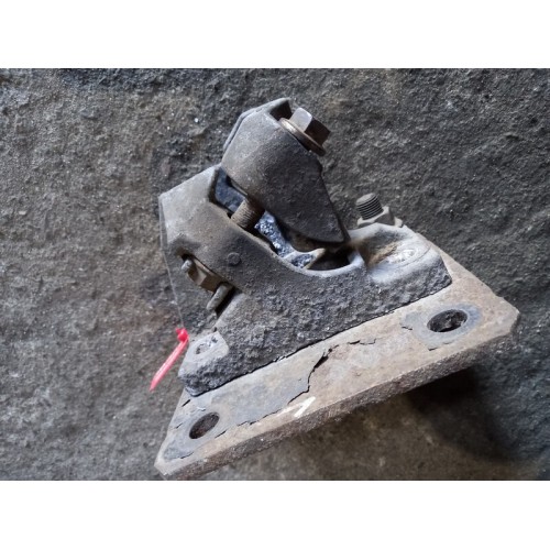 Кронштейн крыла Renault Premium задний (часть) (244)-1