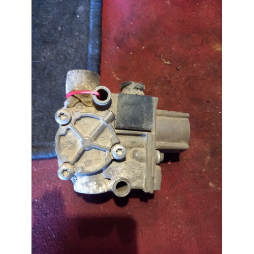 Кран ABS Renault Volvo KNORR (052)-2