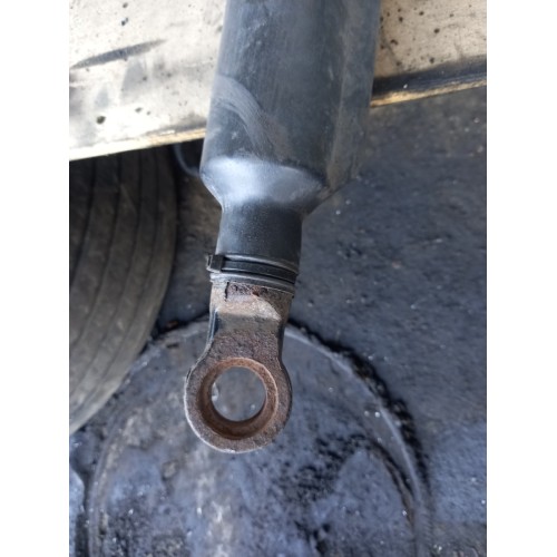 Цилиндр подъема кабины Renault Premium 460 007695 2007г (934)-1