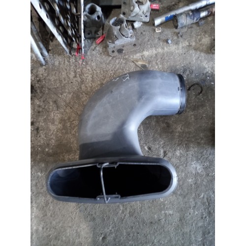 Патрубок воздушного фильтра Renault TS лодочка (709)