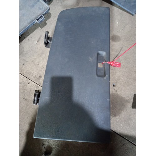 Крышка бардачка MAN с петлями RH (228)