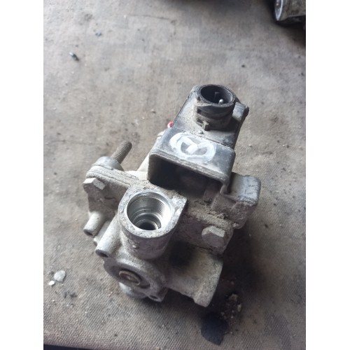 Кран ускорительный Mercedes (238)-2