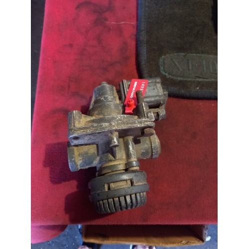 Кран ускорительный Mercedes (190)