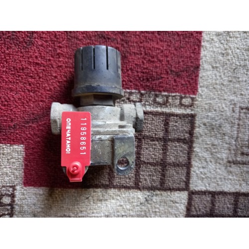 Клапан аварийного растормаживания Scania 4-5 (651) не ориг-2