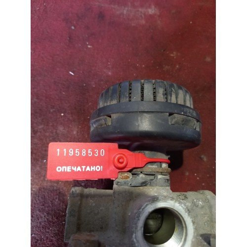 Кран ускорительный Volvo FH-12-13 (530)-3