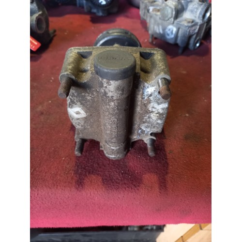 Кран ускорительный Mercedes (810)-1