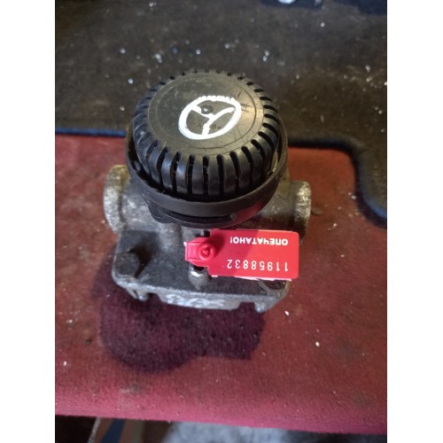 Кран ускорительный Mercedes (832)