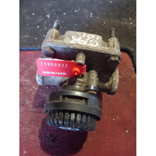 Кран ускорительный Mercedes (832)-1