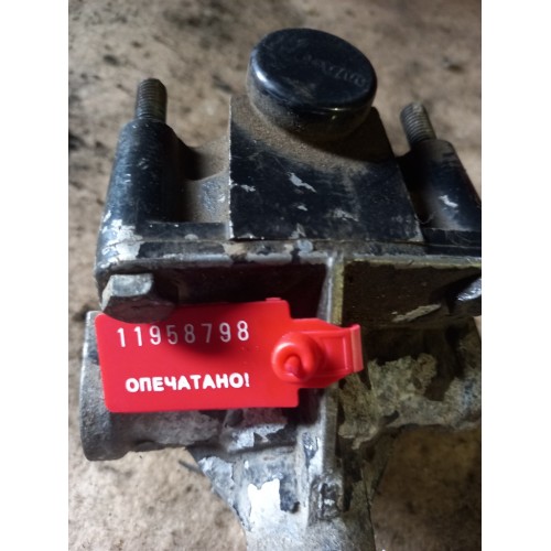 Кран ускорительный Mercedes (798)-2