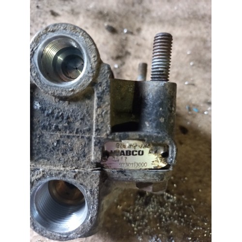 Кран ускорительный Mercedes (795)-1