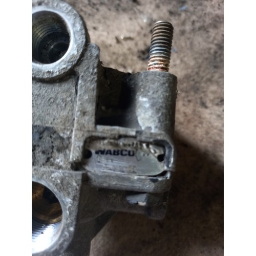 Кран ускорительный Mercedes (796)-2