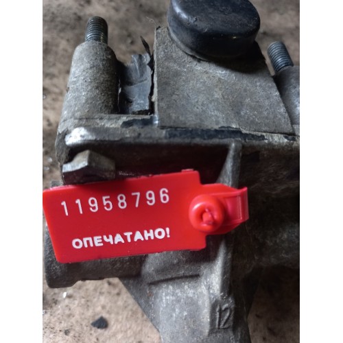 Кран ускорительный Mercedes (796)-1