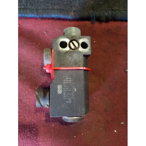 Клапан электромагнитный (соленоид) Mercedes 2 пина (743)