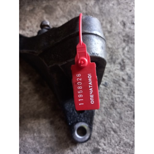 Кронштейн двигателя Renault DXI 12 задний RH (026)-1