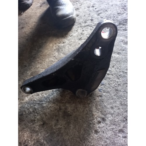 Кронштейн двигателя Renault DXI 12 задний RH (026)-2