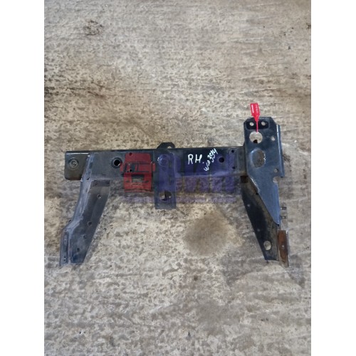 Кронштейн переднего крыла DAF 105 900877 передний RH (873)