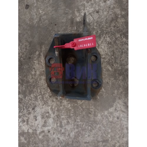 Кронштейн тяги заднего стабилизатора DAF 105 901890 RH (781)