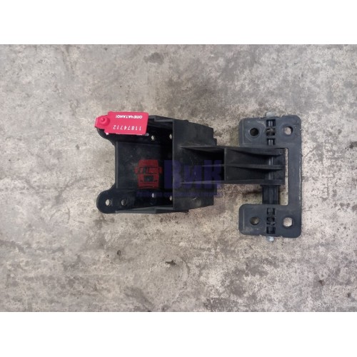 Петля фары Volvo FM 657966 RH (712)